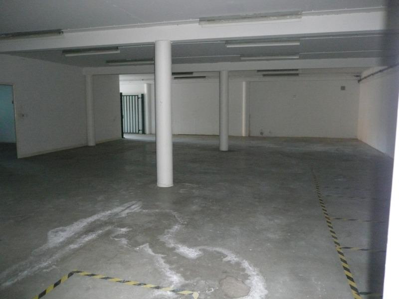 Local commercial - 366 m² - 8 pièces