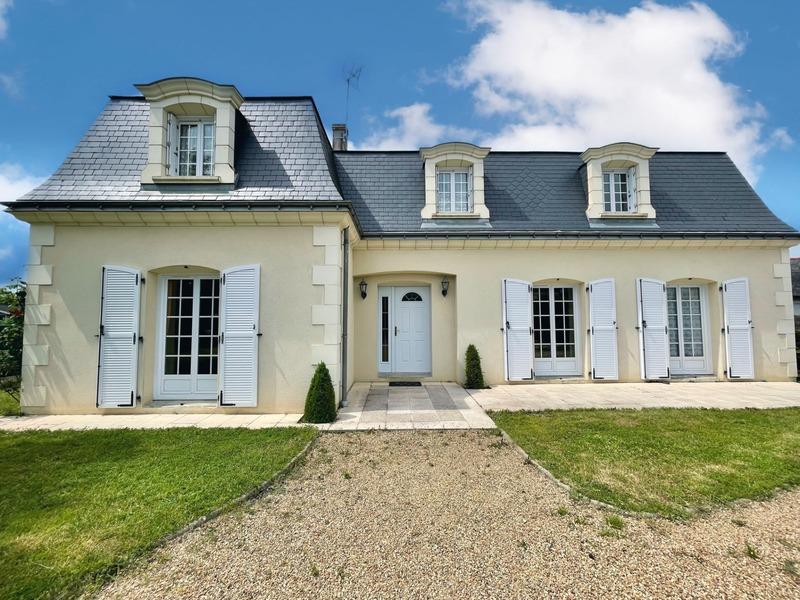 Maison - 205 m² - 7 pièces