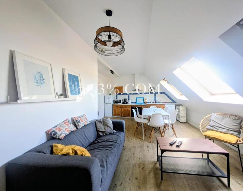 Maison - 210 m² - 11 pièces