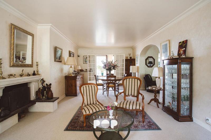 Maison - 282 m² - 9 pièces