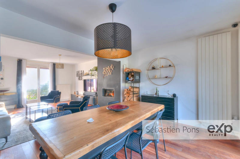 Maison - 177 m² - 7 pièces