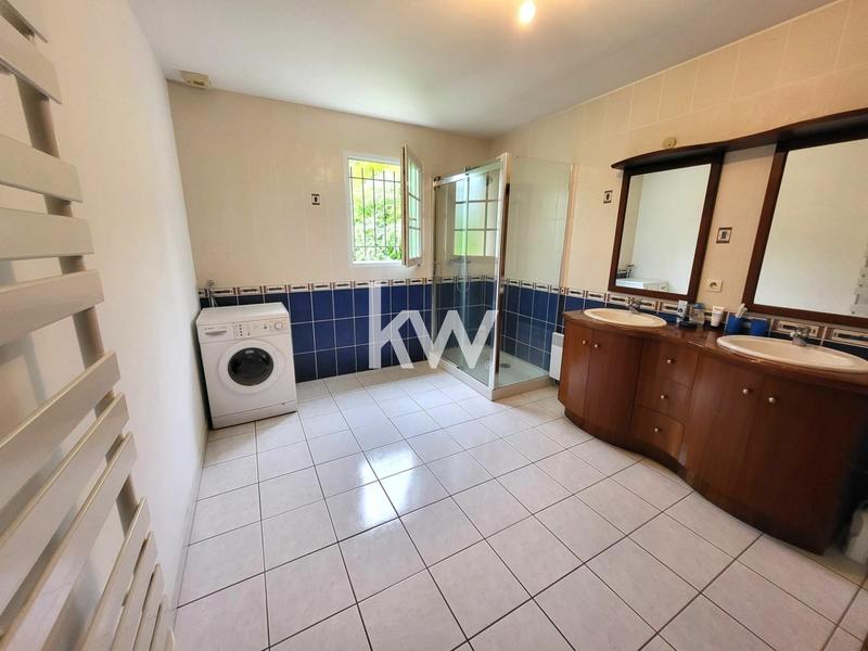 Maison - 165 m² - 6 pièces