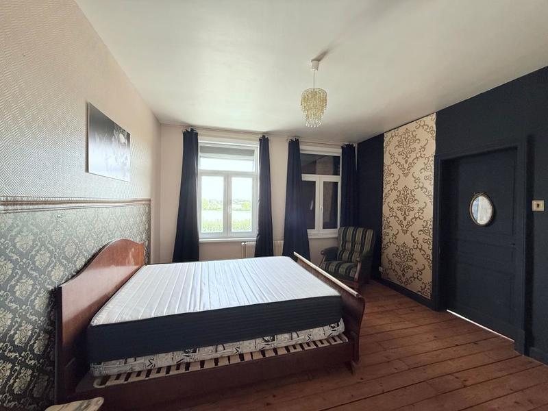 Maison - 450 m² - 16 pièces