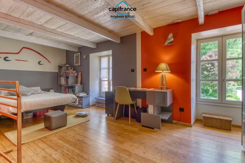 Propriété - 152 m² - 6 pièces