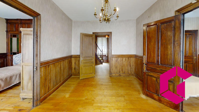 Maison - 255 m² - 10 pièces