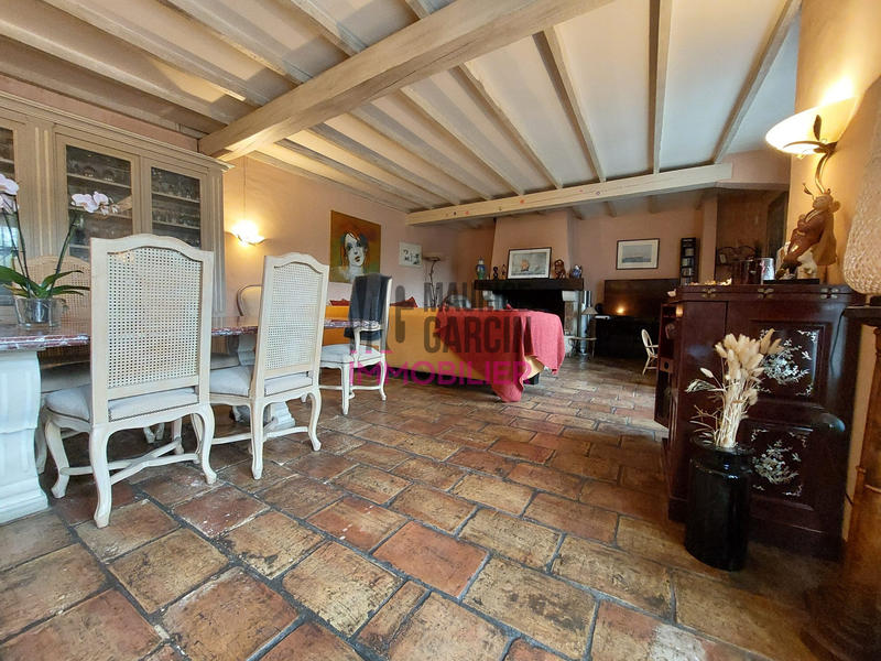 Maison - 390 m² - 10 pièces