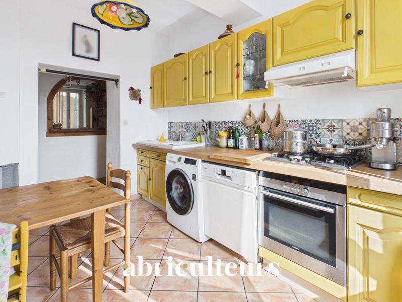 Appartement ancien - 65 m² - 3 pièces