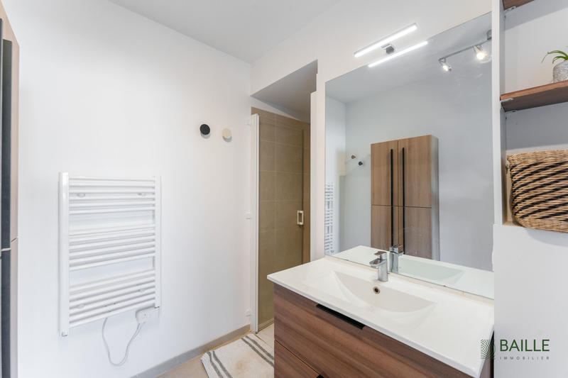 Appartement - 90 m² - 4 pièces