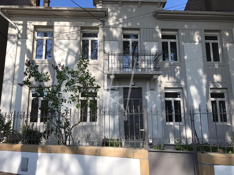 Maison ancienne - 222 m² - 7 pièces