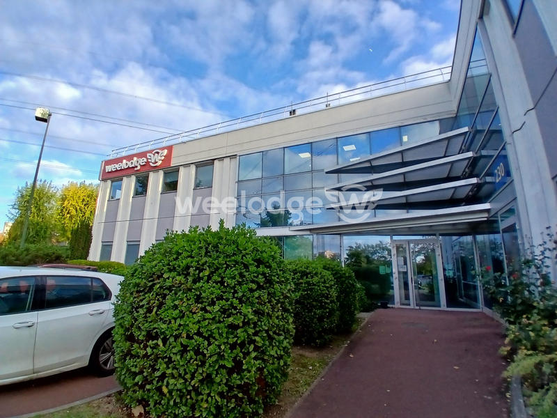 Bureau - 200 m² - 9 pièces