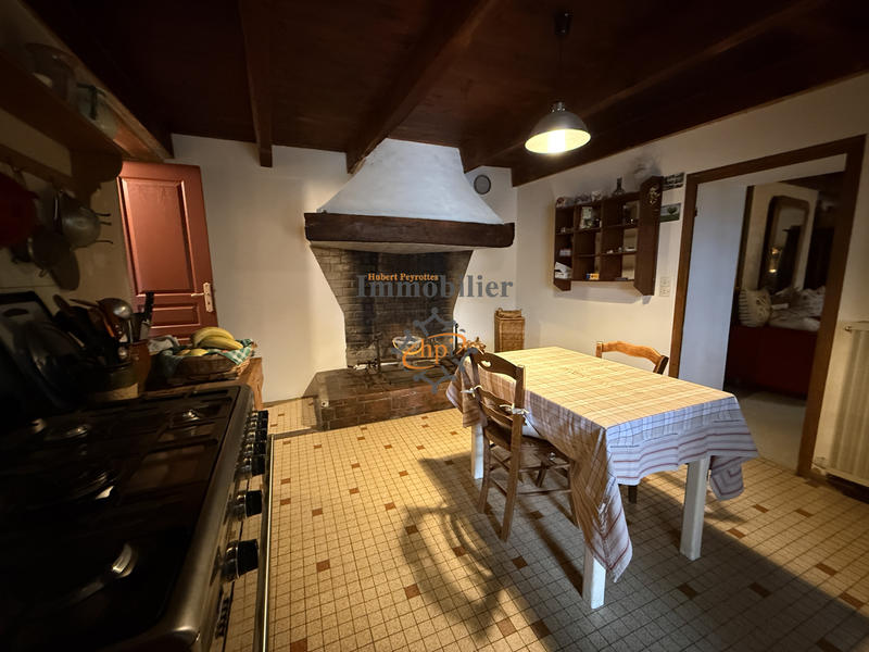 Maison - 220 m² - 8 pièces