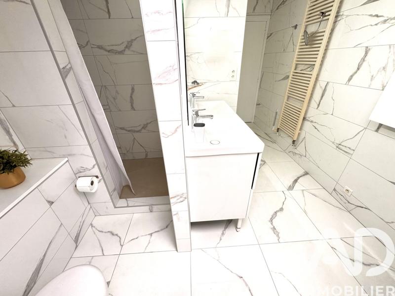 Maison - 202 m² - 6 pièces