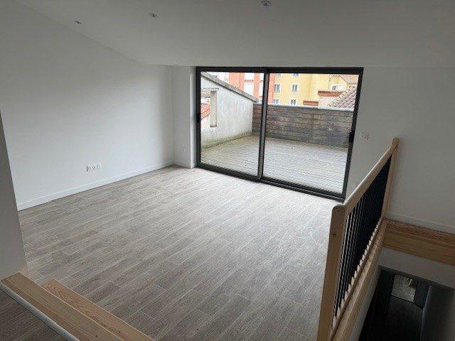 Appartement - 99 m² - 4 pièces