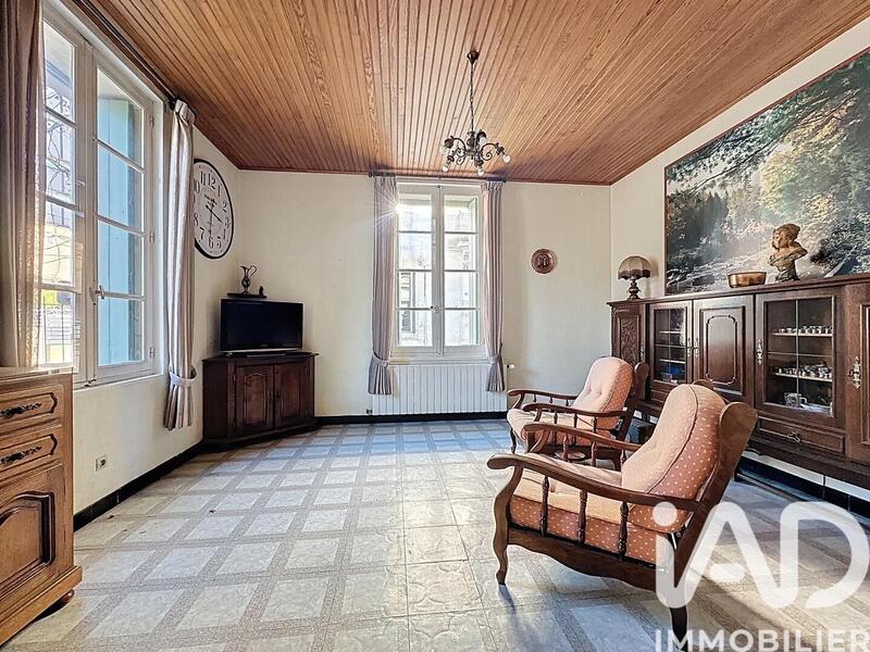 Maison - 253 m² - 8 pièces