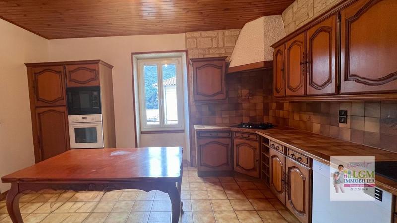 Maison de village - 238 m² - 6 pièces