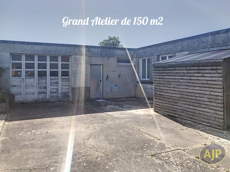 Local d'activité / Entrepôt - 157 m²