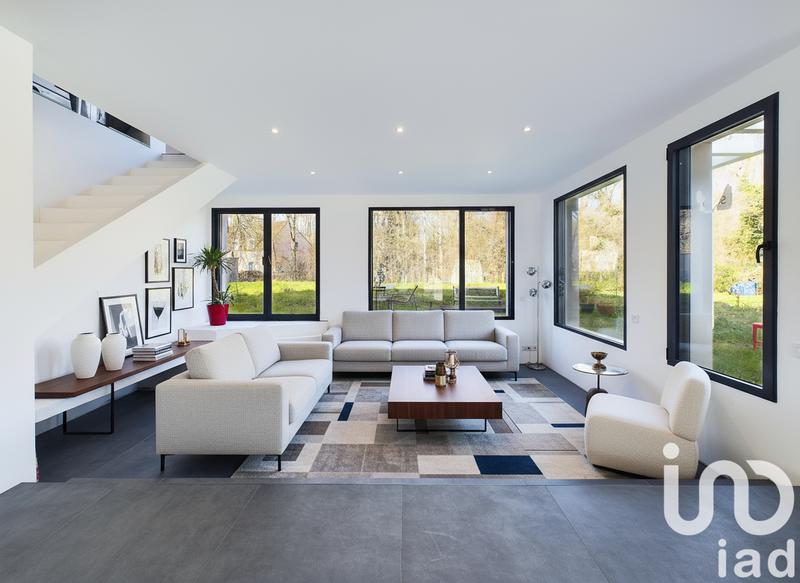 Maison - 218 m² - 8 pièces