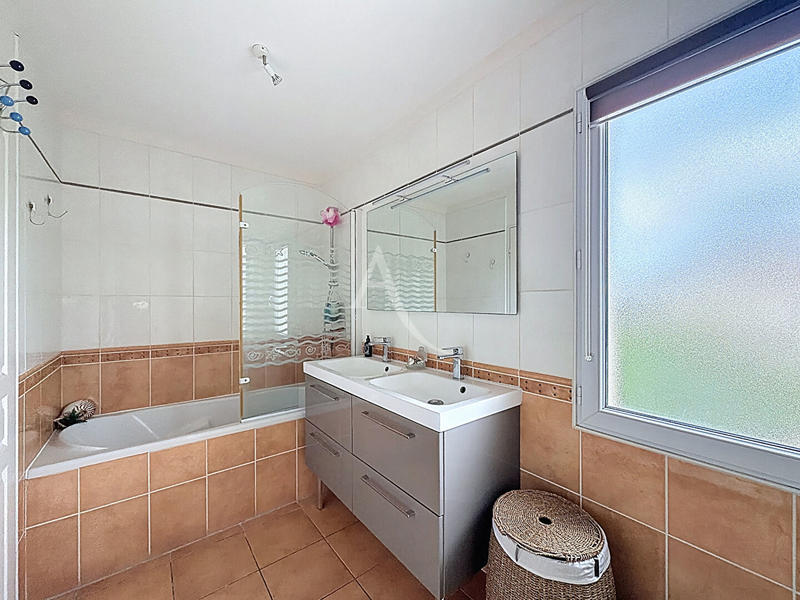 Maison - 151 m² - 6 pièces