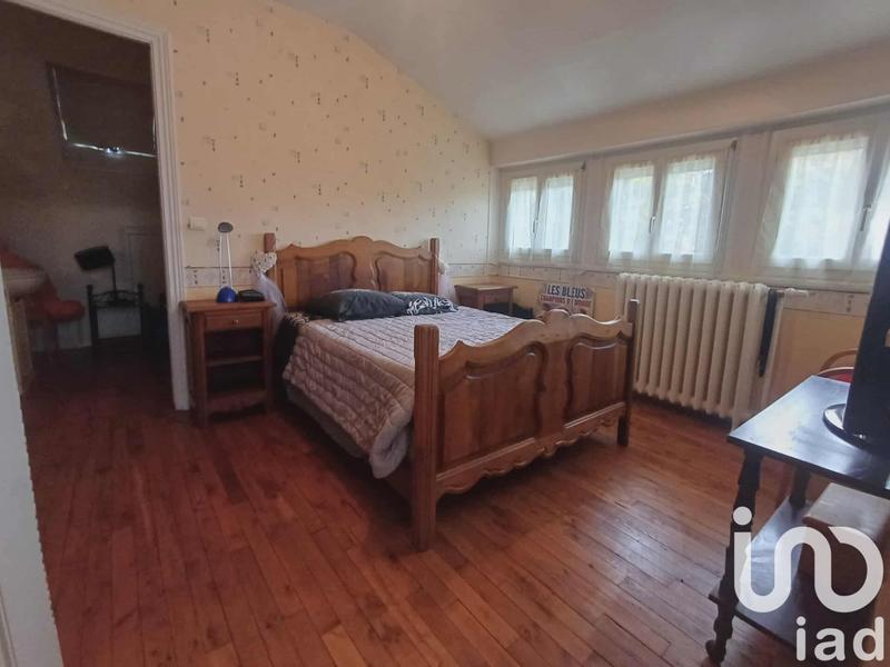 Maison - 241 m² - 8 pièces