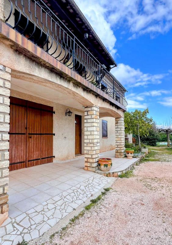 Maison traditionnelle - 182 m² - 7 pièces