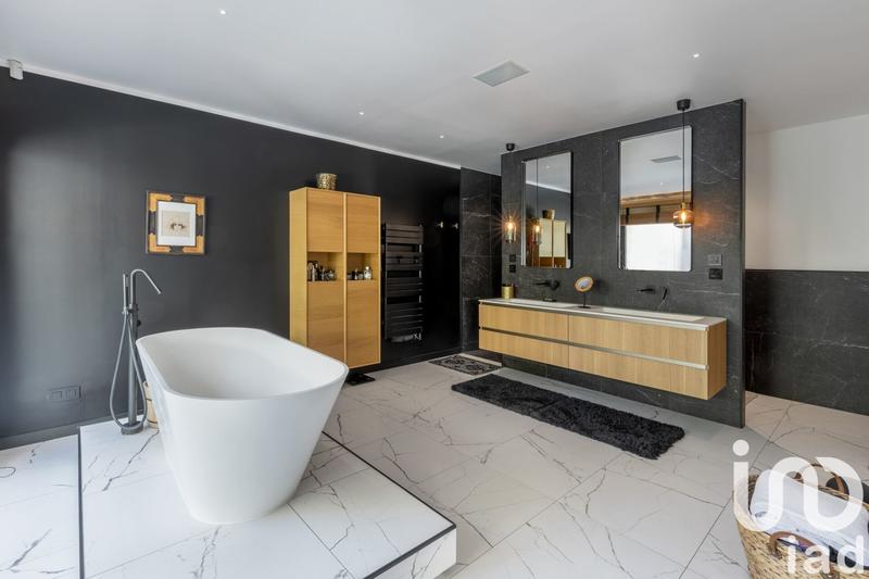 Maison - 207 m² - 4 pièces