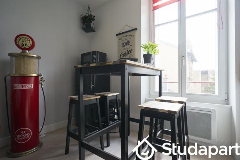 Chambre - 9 m² - 1 pièce