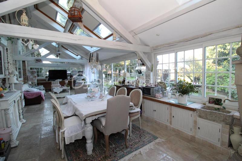 Propriété - 1 100 m² - 18 pièces