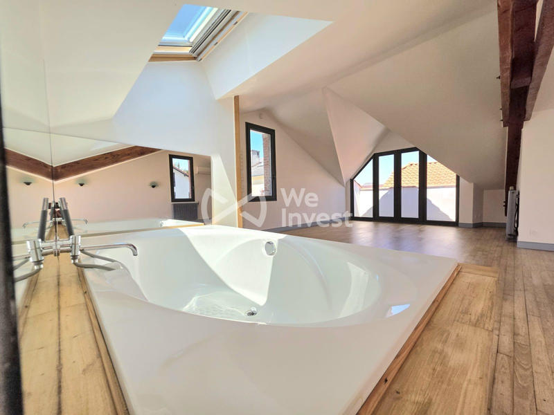 Maison - 240 m² - 6 pièces