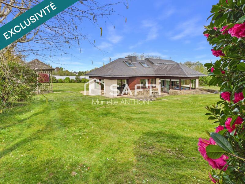 Maison - 230 m² - 10 pièces