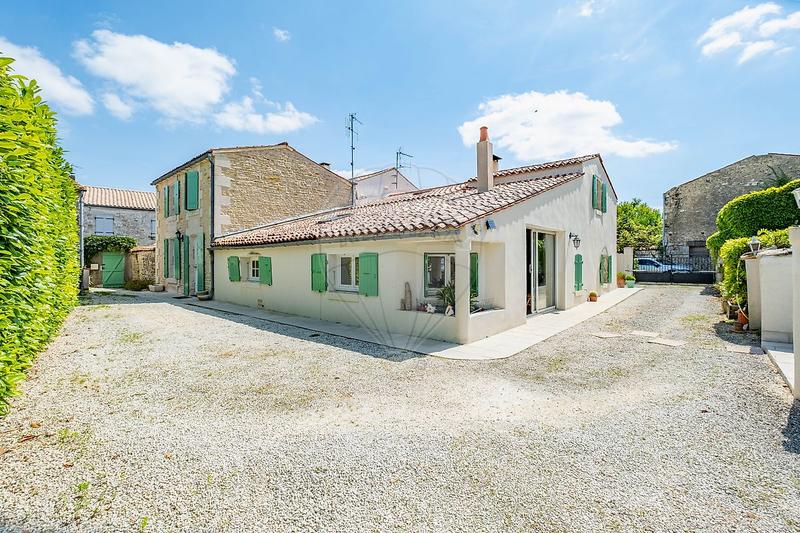 Maison - 121 m² - 5 pièces