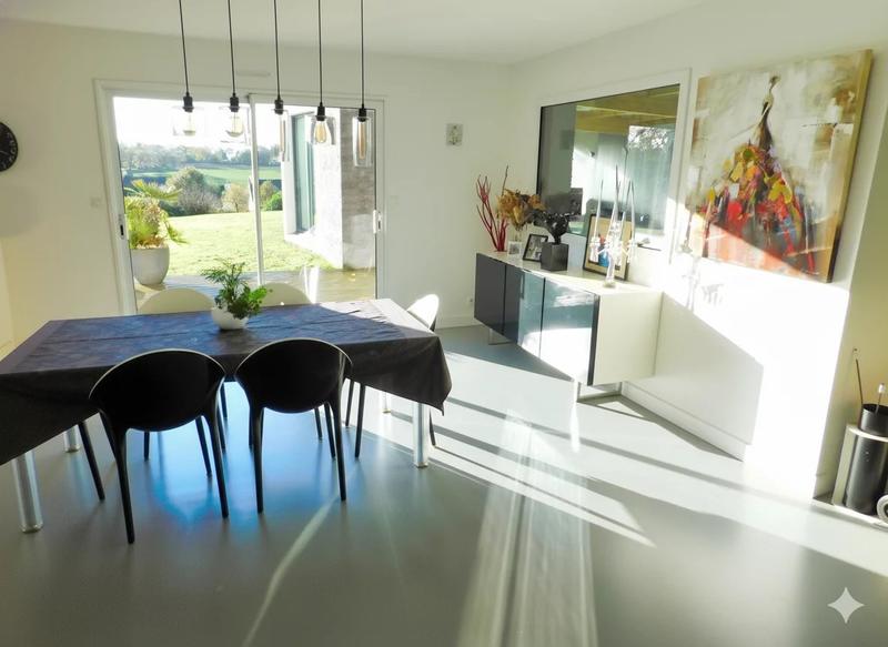 Maison - 181 m² - 6 pièces