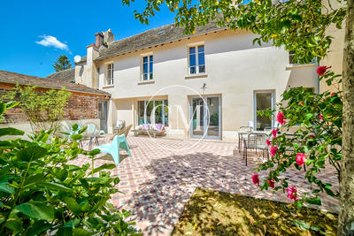 Maison - 278 m² - 8 pièces