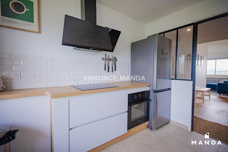 Chambre - 11 m² - 4 pièces