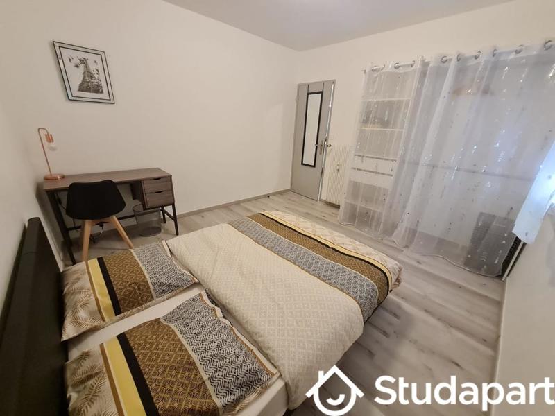 Chambre - 10 m² - 1 pièce