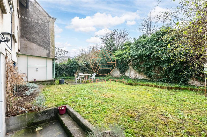 Maison - 140 m² - 8 pièces