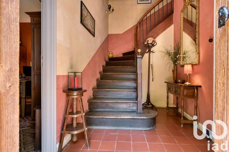 Maison - 845 m² - 30 pièces