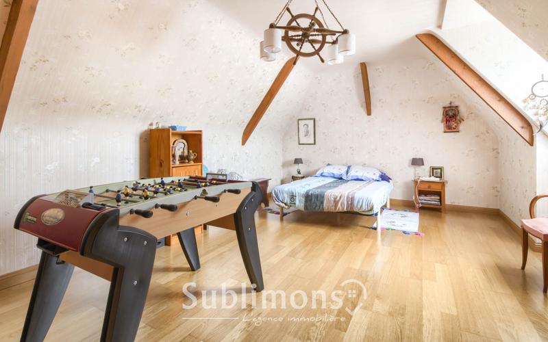 Maison traditionnelle - 183 m² - 6 pièces