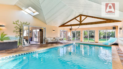 Maison - 318 m² - 7 pièces