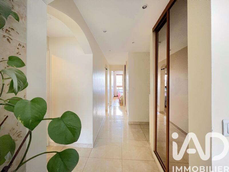 Appartement - 82 m² - 4 pièces