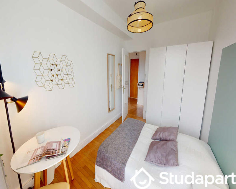Chambre - 80 m² - 1 pièce