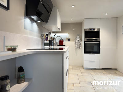 Maison - 182 m² - 9 pièces