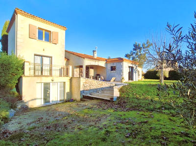 Maison - 161 m² - 8 pièces