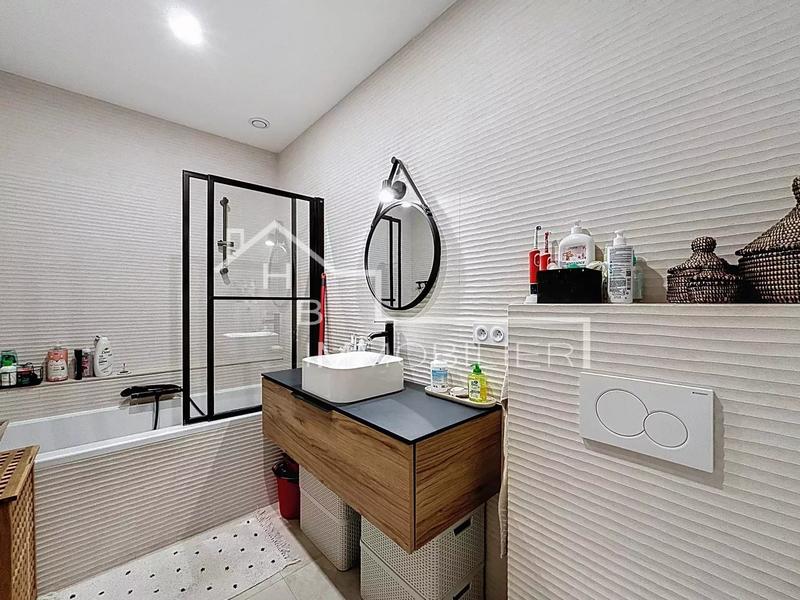 Appartement - 80 m² - 4 pièces