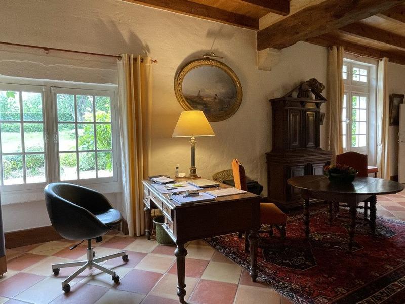 Maison - 234 m² - 6 pièces