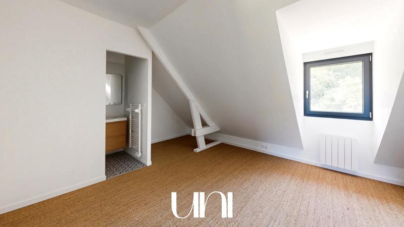 Maison - 205 m² - 7 pièces