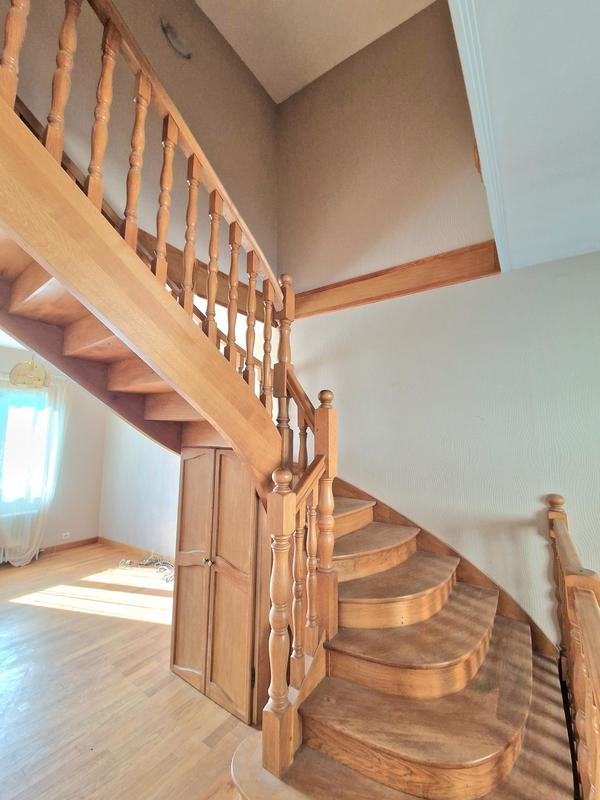 Maison - 224 m² - 7 pièces