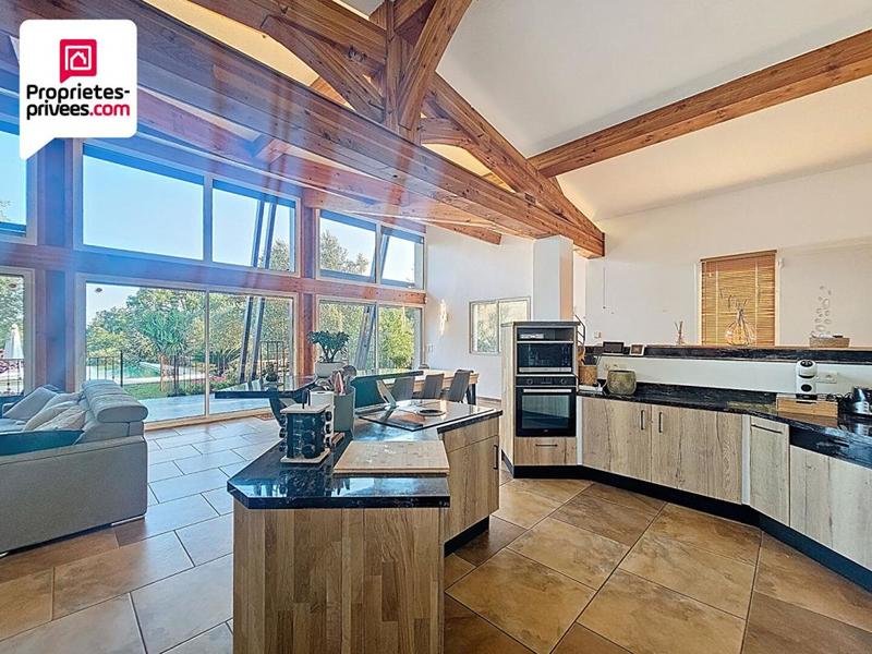 Demeure - 147 m² - 5 pièces