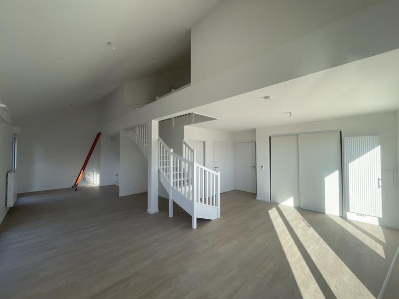 Appartement - 98 m² - 4 pièces