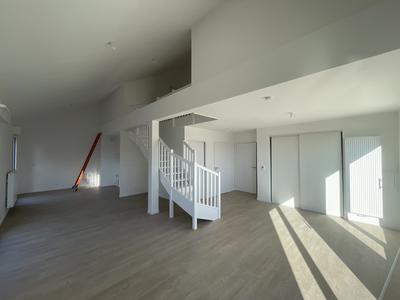 Appartement - 98 m² - 4 pièces