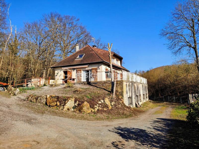 Maison - 150 m² - 8 pièces